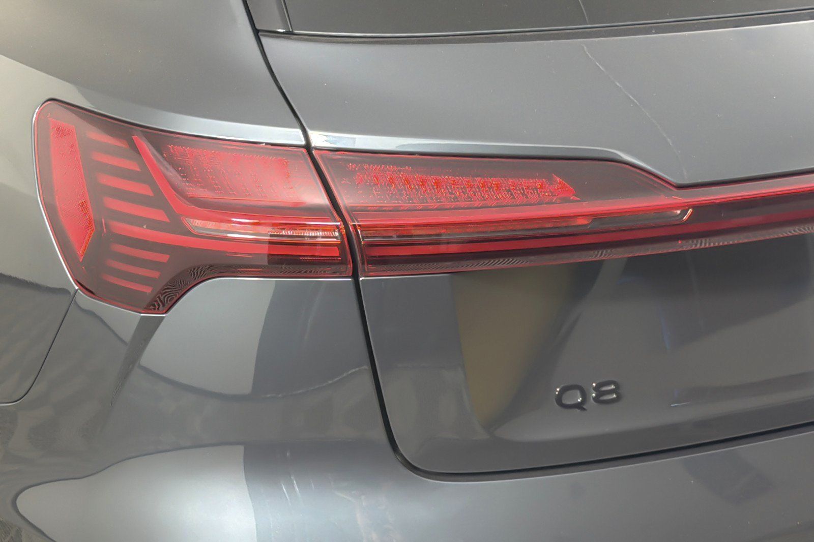 Used 2024 Audi Q8 e-tron Premium AWD/4WD image 27