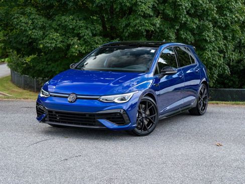 Used 2024 Volkswagen Golf R 2.0T image 1