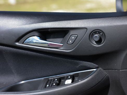 Used 2017 Chevrolet Cruze LS image 38