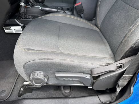 Used 2024 Jeep Wrangler Unlimited Sport AWD/4WD image 23