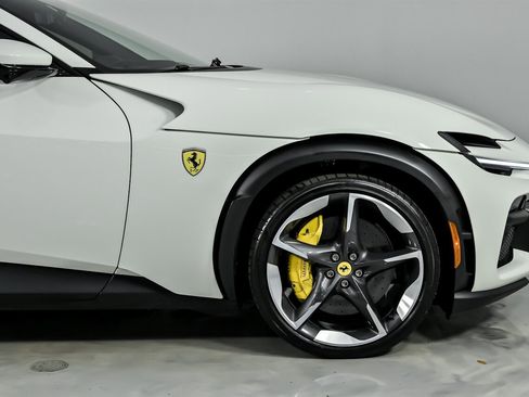 Used 2025 Ferrari Purosangue image 15