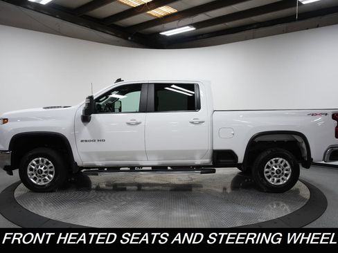 Used 2025 Chevrolet Silverado 2500 LT w/ Convenience Package AWD/4WD image 4