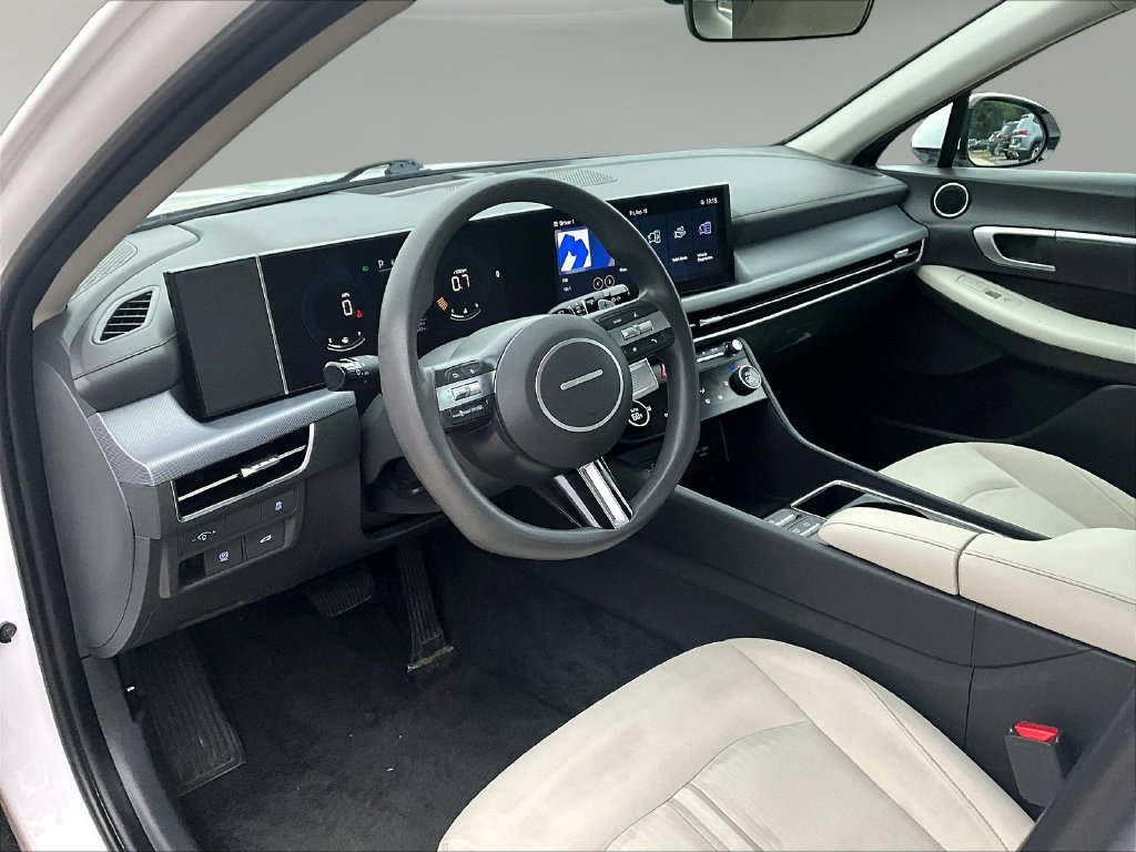 Used 2025 Hyundai Sonata SEL FWD image 21