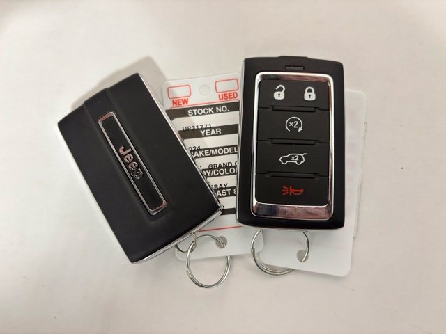 Used 2024 Jeep Grand Cherokee L Altitude AWD/4WD image 33