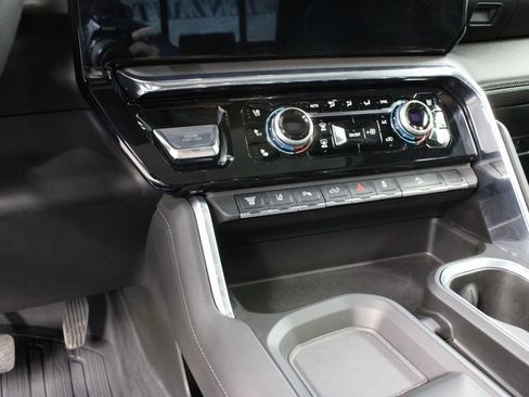 Used 2025 GMC Sierra 2500 Denali image 66