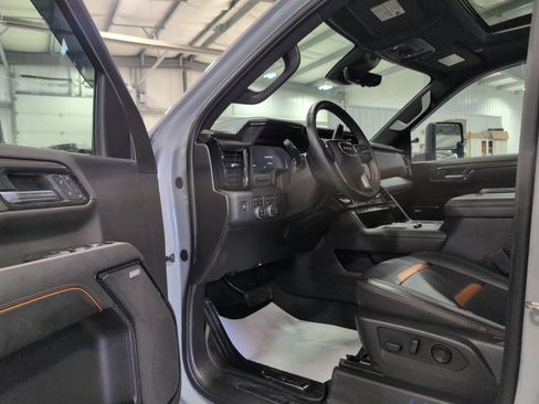 Used 2024 GMC Sierra 3500 AT4 w/ AT4 Premium Plus Package image 6
