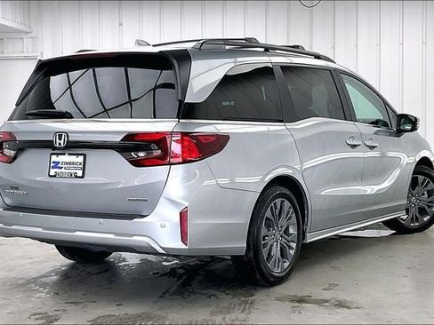 Certified 2026 Honda Odyssey Touring image 12