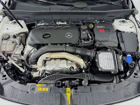 New 2026 Mercedes-Benz GLB 250 image 10