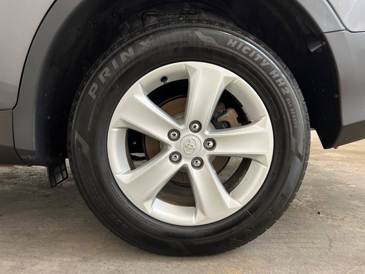 Used 2013 Toyota RAV4 XLE FWD image 30