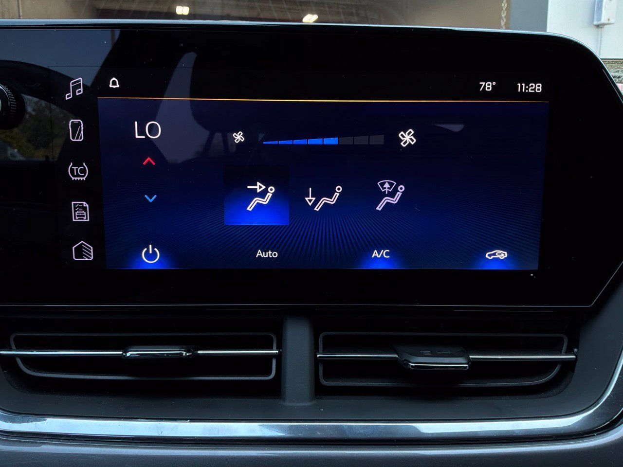 Used 2025 Chevrolet Trax ACTIV w/ Driver Confidence Package FWD image 36