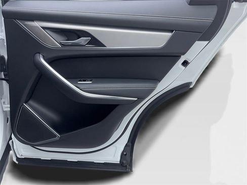 Used 2024 Jaguar F-PACE R-Dynamic S image 41