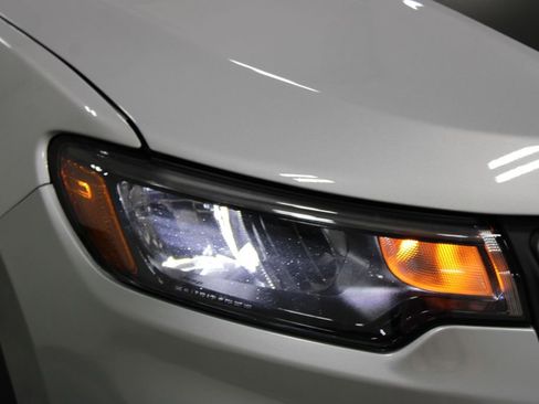 Used 2025 Jeep Compass Trailhawk AWD/4WD image 12