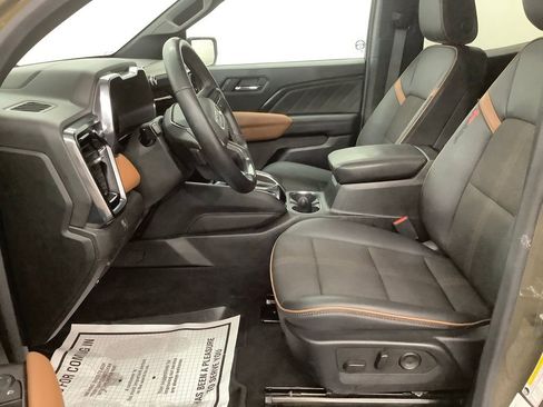 Used 2024 GMC Canyon AT4 w/ Canyon Safety Plus Package AWD/4WD image 11