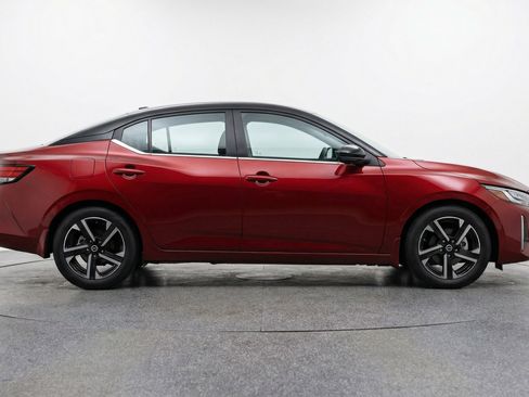 Used 2025 Nissan Sentra SV FWD image 11