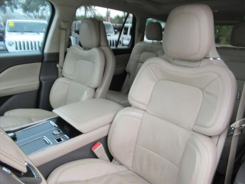 Used 2020 Lincoln Aviator Reserve w/ Equipment Group 201A image 16