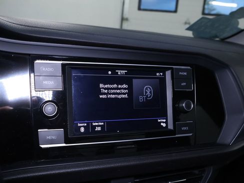 Used 2022 Volkswagen Jetta SE w/ Panoramic Sunroof Package image 29