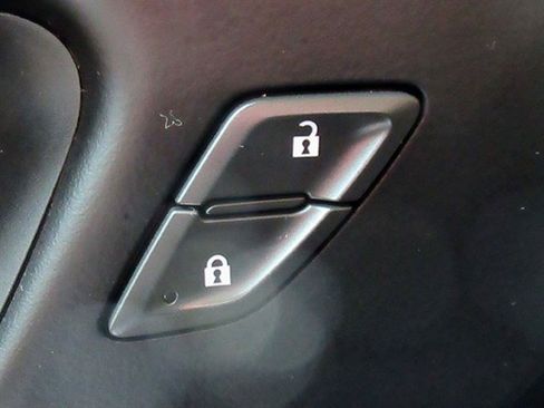 Used 2022 Chevrolet Malibu LT image 28