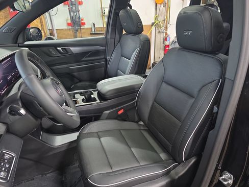 New 2026 Buick Enclave Sport Touring w/ Power Package AWD/4WD image 17