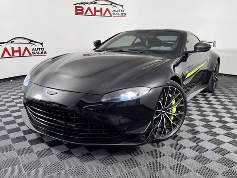 Used 2022 Aston Martin V8 Vantage Coupe RWD image 2