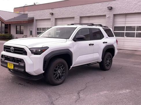 Used 2025 Toyota 4Runner SR5 image 5