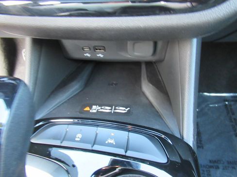 Used 2024 Buick Envista Sport Touring w/ Convenience II Package FWD image 26