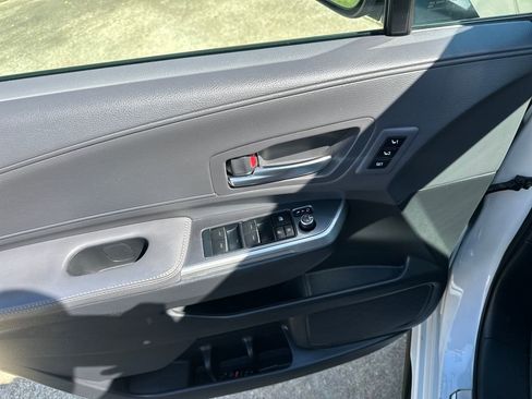 Used 2023 Toyota Sienna XSE FWD image 12