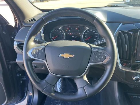 Used 2023 Chevrolet Traverse LT image 17