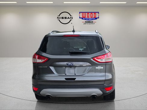Used 2016 Ford Escape SE w/ Equipment Group 201A FWD image 3