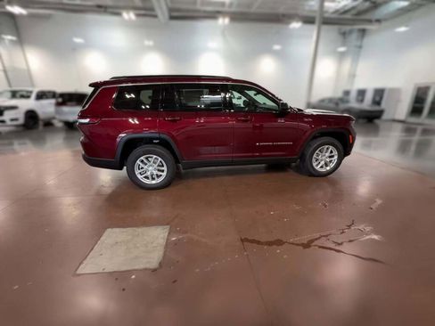 New 2025 Jeep Grand Cherokee L Laredo image 14