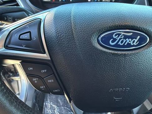 Used 2023 Ford Edge SEL image 19