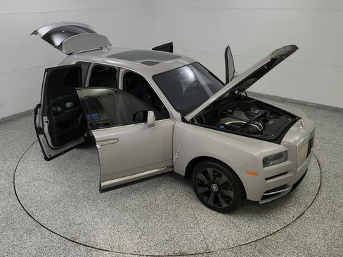 Used 2021 Rolls-Royce Cullinan AWD/4WD image 17
