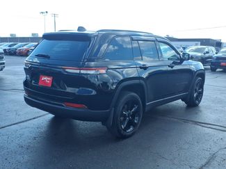 Used 2023 Jeep Grand Cherokee Altitude AWD/4WD video 4