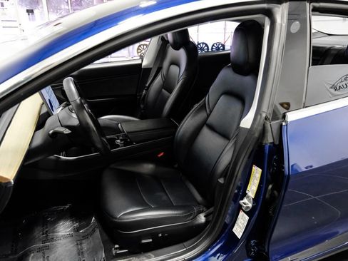 Used 2018 Tesla Model 3 Long Range image 4