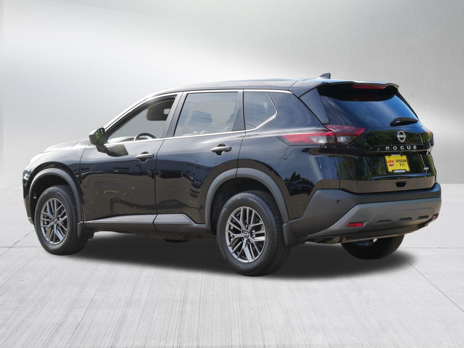 Certified 2023 Nissan Rogue S AWD/4WD image 5