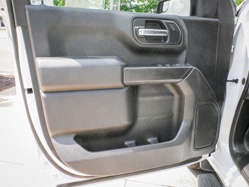 Used 2020 Chevrolet Silverado 1500 Custom w/ Custom Value Package AWD/4WD image 14
