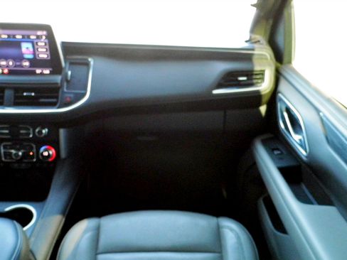 Used 2021 GMC Yukon SLT w/ SLT Premium Package image 10