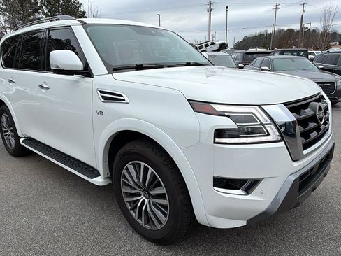 Used 2022 Nissan Armada SV w/ SV Appearance Package image 5