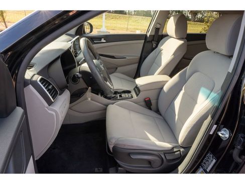 Used 2019 Hyundai Tucson SE image 11