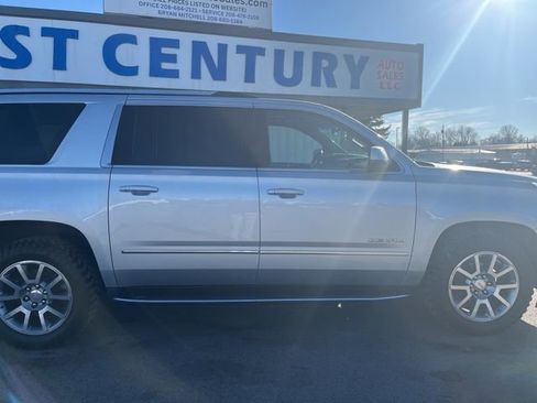 Used 2019 GMC Yukon XL Denali image 15