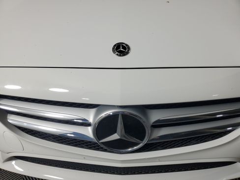 Used 2021 Mercedes-Benz C 300 Sedan image 10