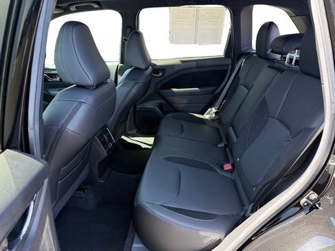 Certified 2026 Subaru Forester Touring AWD/4WD image 16