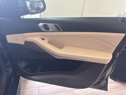 Used 2021 BMW X5 xDrive40i w/ M Sport Package AWD/4WD image 21