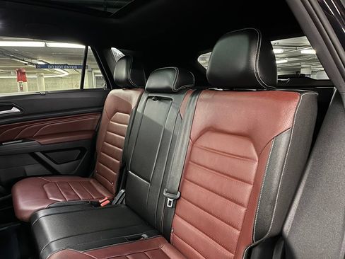Certified 2021 Volkswagen Atlas Cross Sport SEL Premium w/ Cross Sport MDO Package AWD/4WD image 23