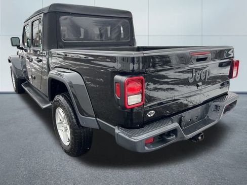 Used 2021 Jeep Gladiator Sport image 3