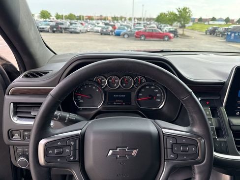 Used 2021 Chevrolet Tahoe Z71 w/ Z71 Signature Package AWD/4WD image 12