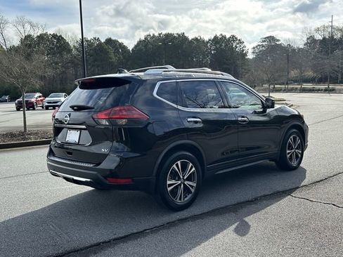 Used 2019 Nissan Rogue SV w/ Premium Package image 8