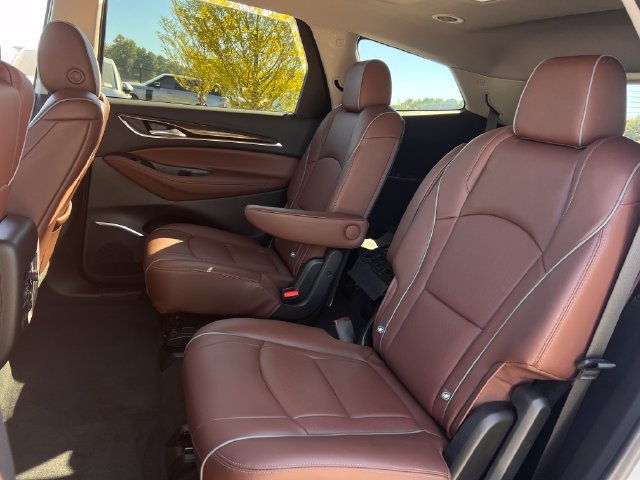 Used 2021 Buick Enclave Avenir w/ Avenir Technology Package AWD/4WD image 19