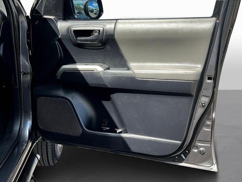 Used 2019 Toyota Tacoma SR5 image 17
