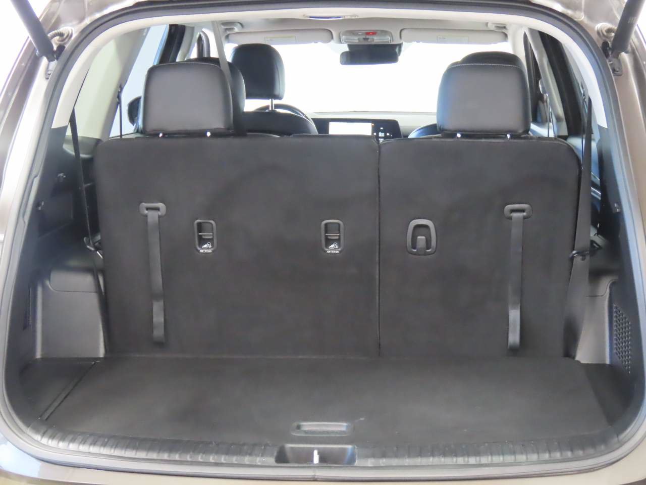 Used 2025 Kia Telluride S AWD/4WD image 18