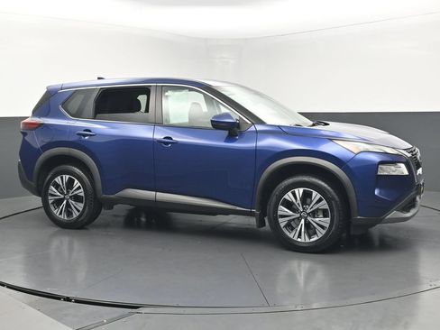 Used 2022 Nissan Rogue SV FWD image 6